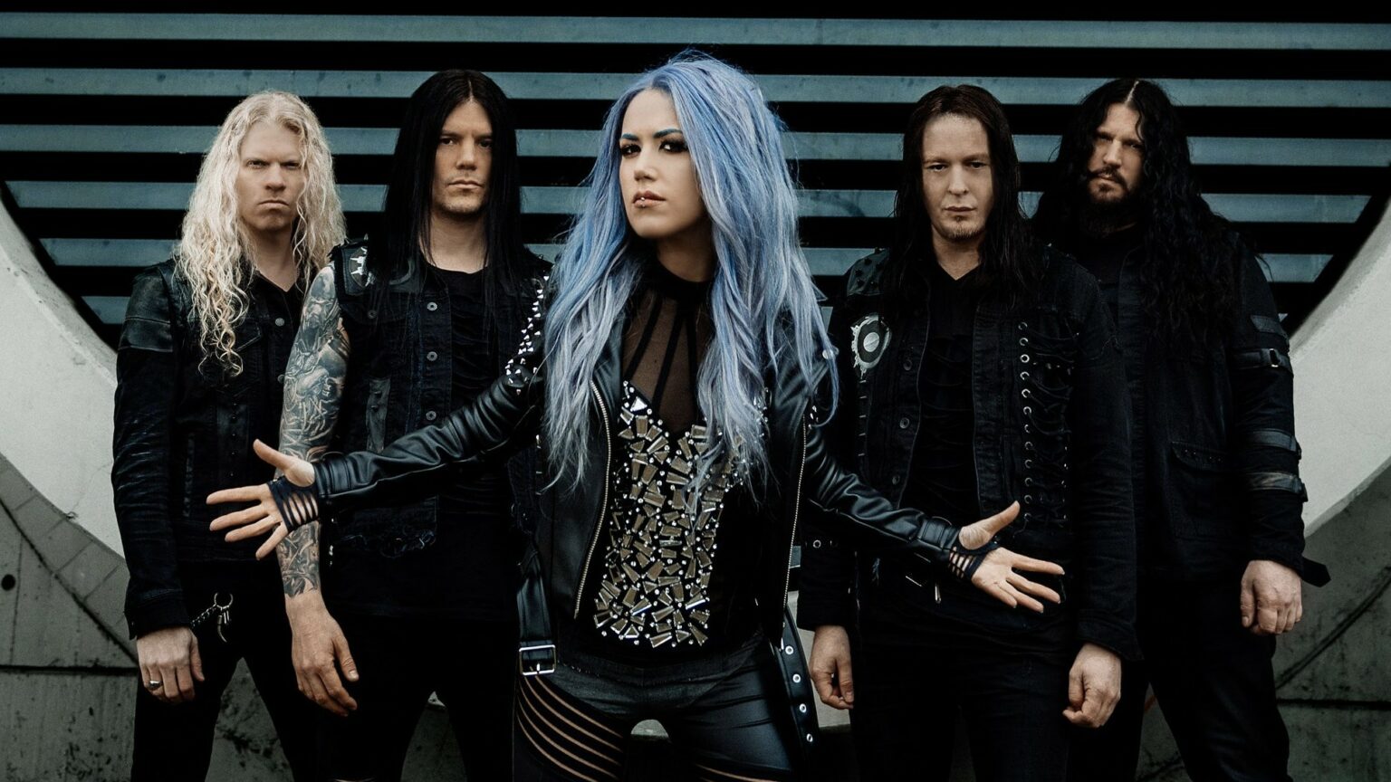 Arch enemy вокалистка фото